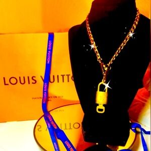 LOUIS VUITTON #320 Lock & Key w/Unbranded Chain, EUC